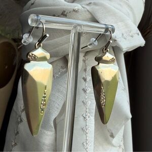 Kendra Scott | Kendra Scott Stephanie Earrings Arrowhead Design in Faceted Gold